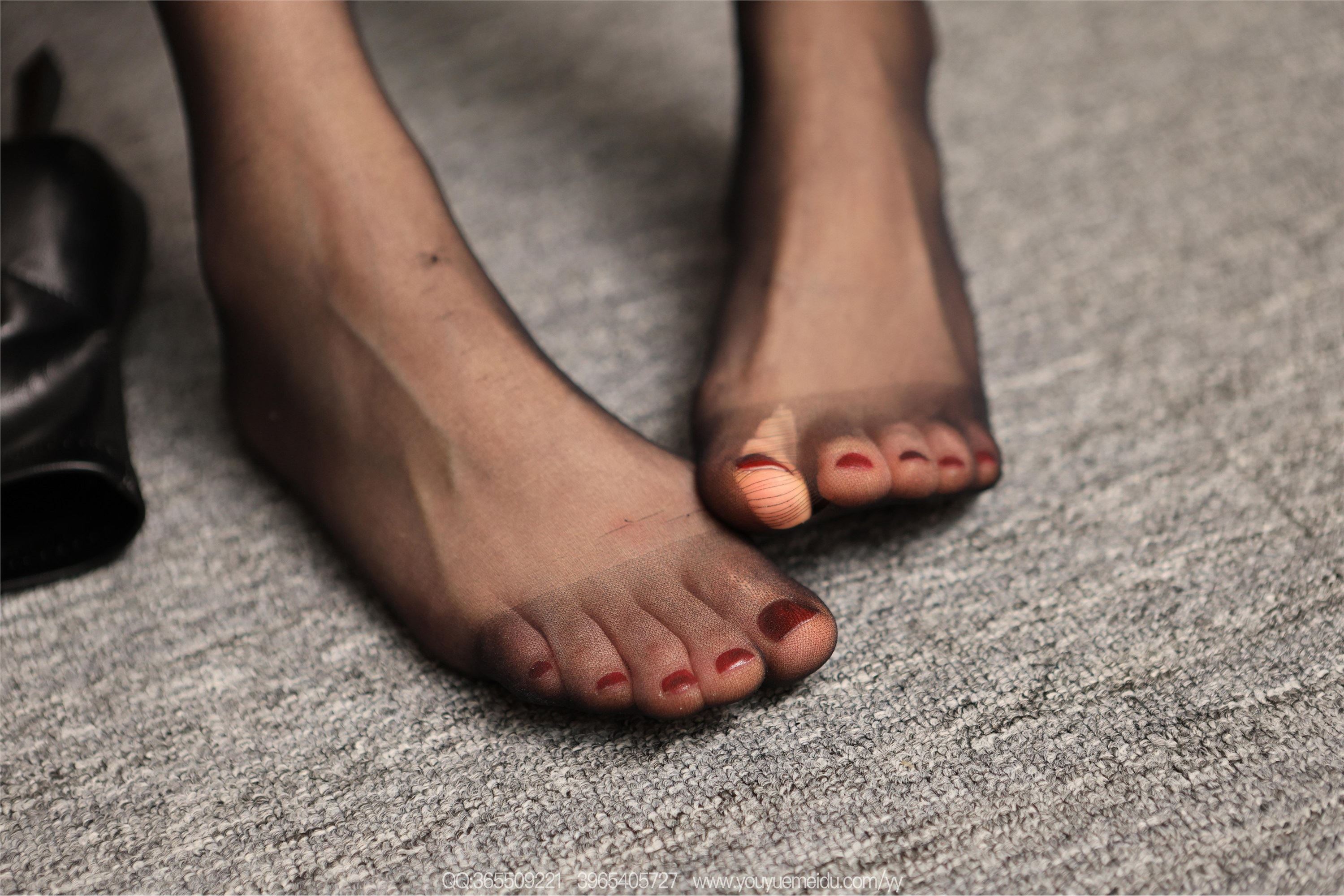 IESS异思趣向  2025.12.26 丝享家2248：小婕《黑丝短靴》